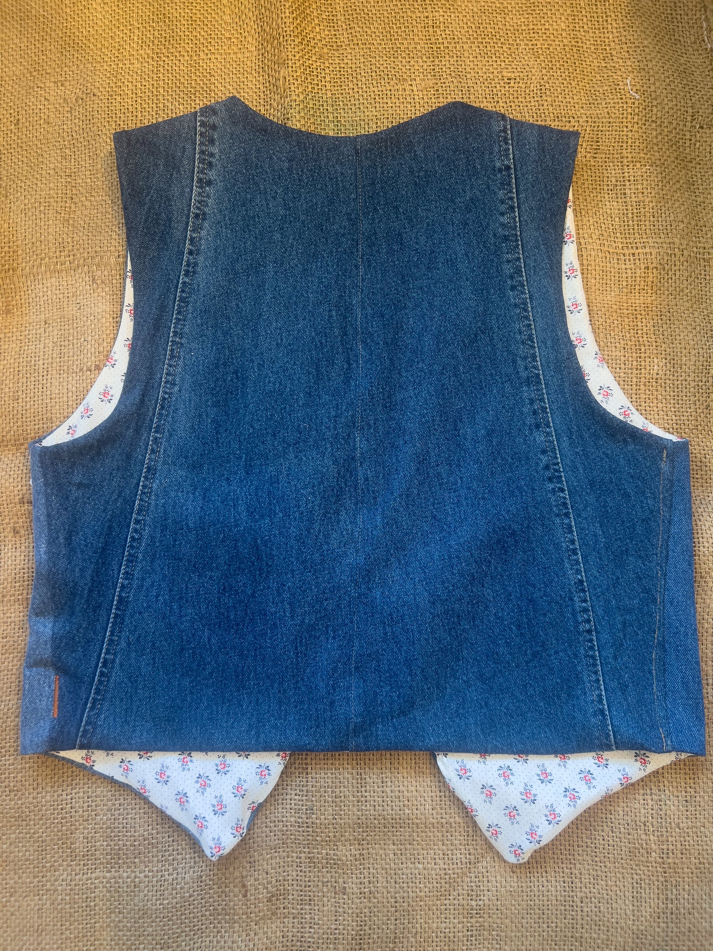 Corcovado Love Birds Vest