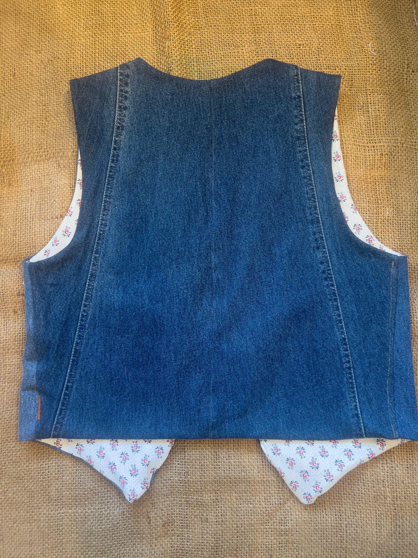 Corcovado Love Birds Vest